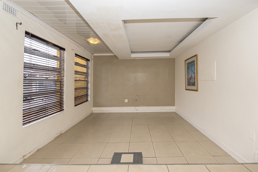 7 Bedroom Property for Sale in Lentegeur Western Cape